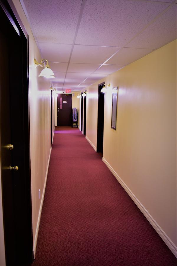 Royal Windsor Motel מראה חיצוני תמונה