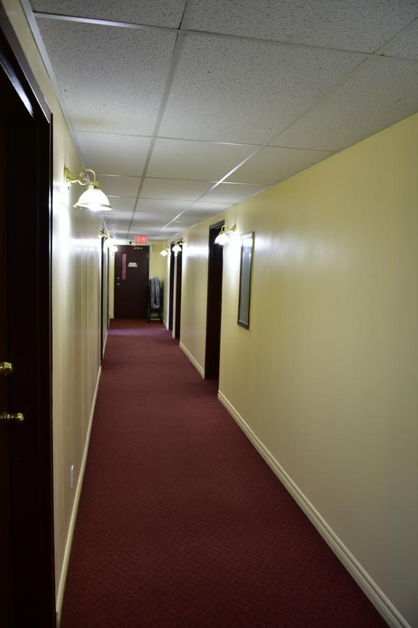 Royal Windsor Motel מראה חיצוני תמונה