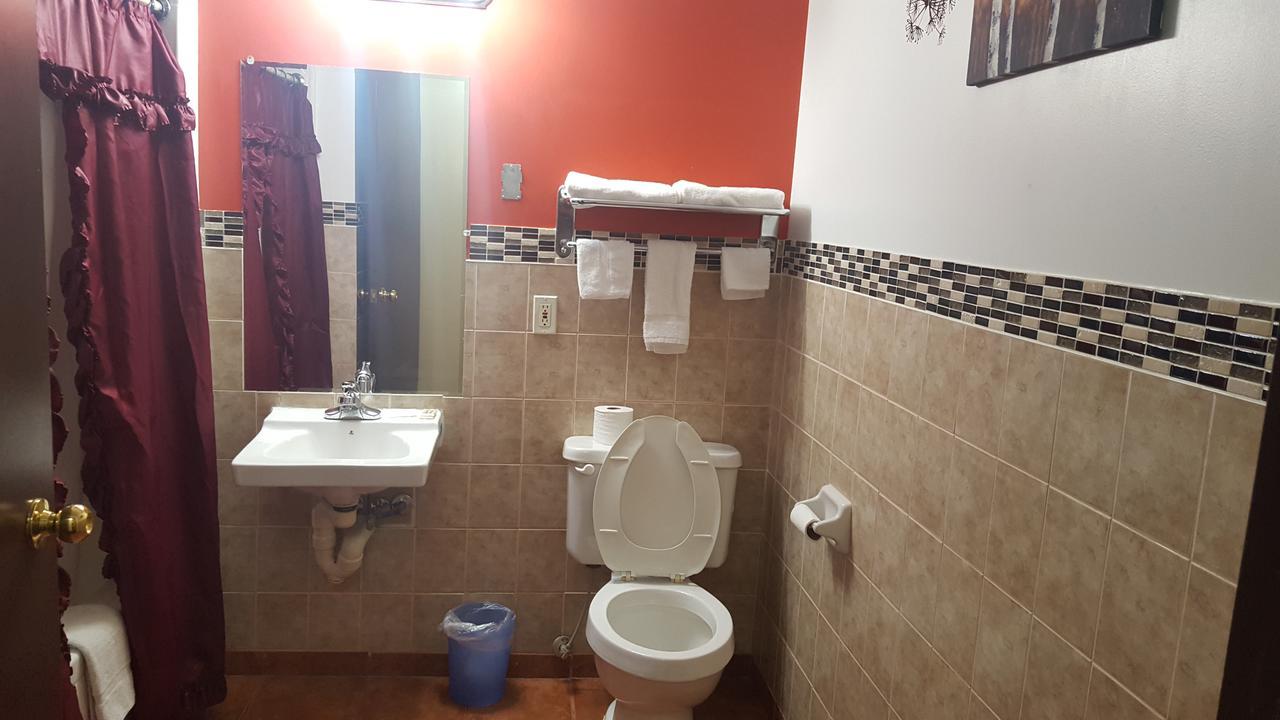 Royal Windsor Motel מראה חיצוני תמונה